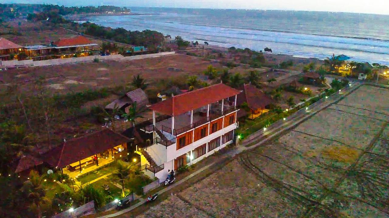 The Anara Surfing Camp Hotel Pulukan Exterior photo